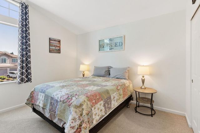 2890 Aquamarine Cir, Rescue, CA 95672