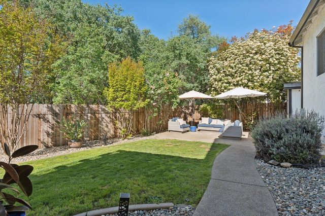 2890 Aquamarine Cir, Rescue, CA 95672