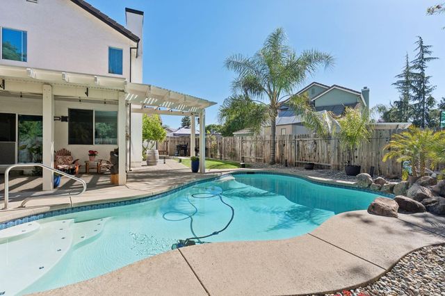 2890 Aquamarine Cir, Rescue, CA 95672