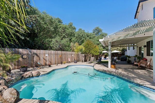 2890 Aquamarine Cir, Rescue, CA 95672