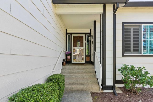 2890 Aquamarine Cir, Rescue, CA 95672