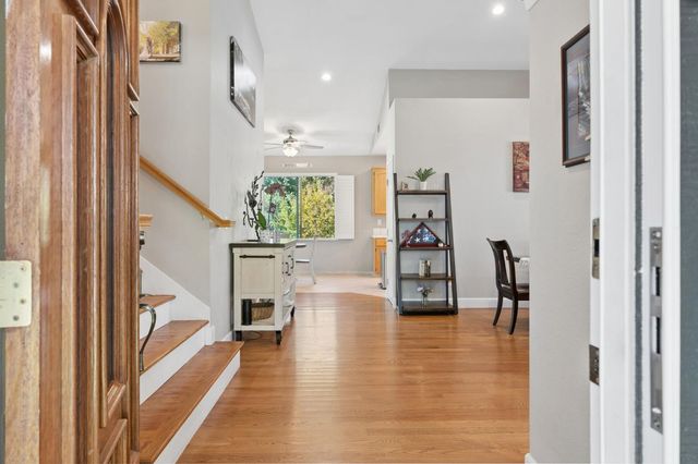 2890 Aquamarine Cir, Rescue, CA 95672