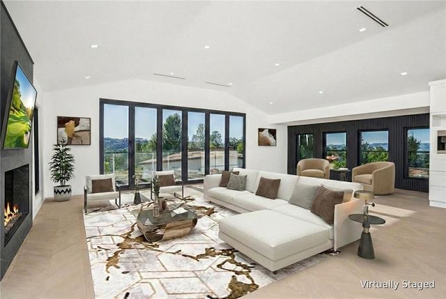 18827 Edleen Drive, Tarzana (los Angeles), CA 91356