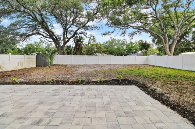 1110 1ST AVENUE NW, Largo, FL 33770