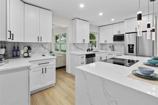 1110 1ST AVENUE NW, Largo, FL 33770