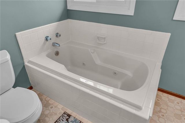 502 Millstone Drive, Lawrence, KS 66049