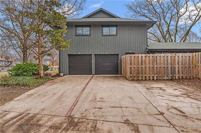 502 Millstone Drive, Lawrence, KS 66049