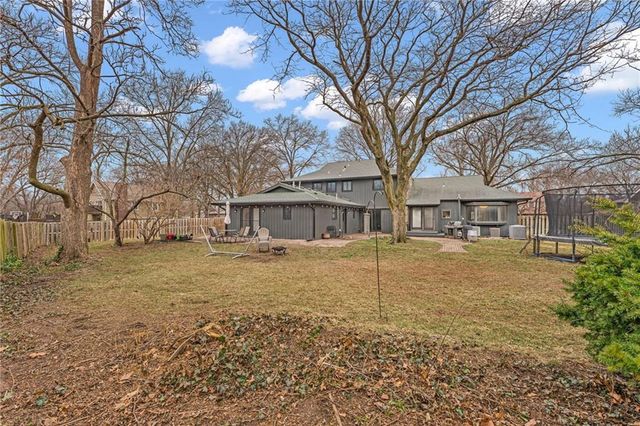 502 Millstone Drive, Lawrence, KS 66049