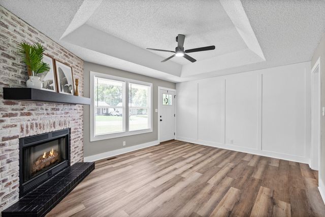 737 Shelton Cir, Clarksville, TN 37042