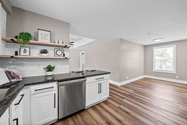 737 Shelton Cir, Clarksville, TN 37042