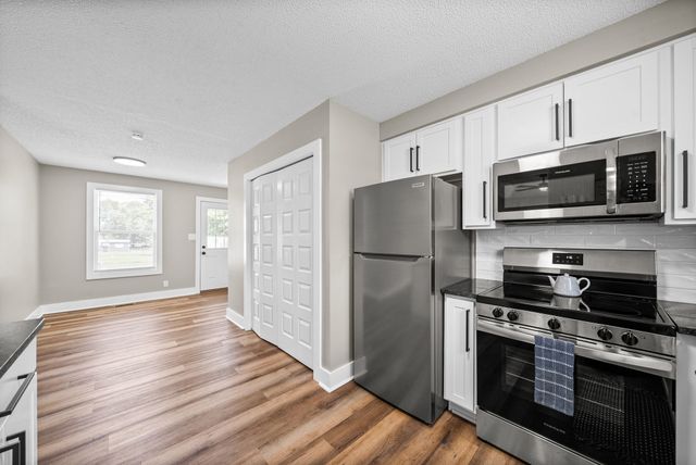 737 Shelton Cir, Clarksville, TN 37042