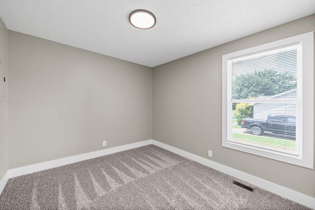 737 Shelton Cir, Clarksville, TN 37042