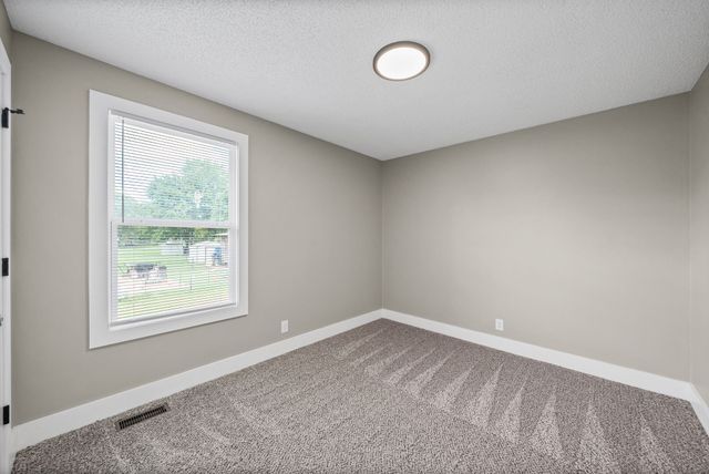 737 Shelton Cir, Clarksville, TN 37042