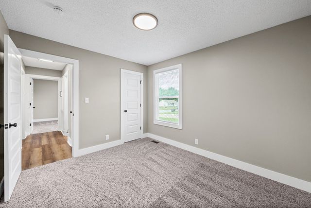 737 Shelton Cir, Clarksville, TN 37042