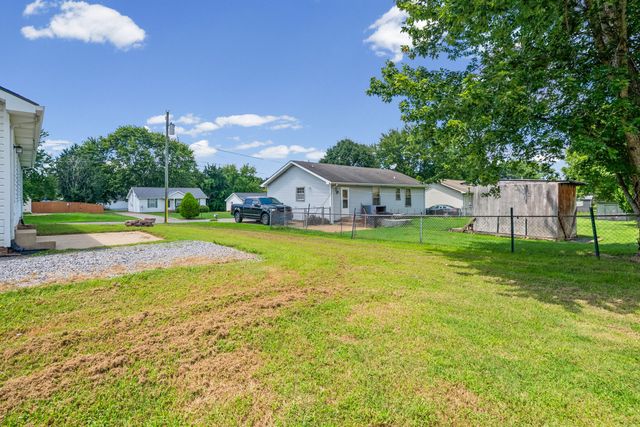 737 Shelton Cir, Clarksville, TN 37042