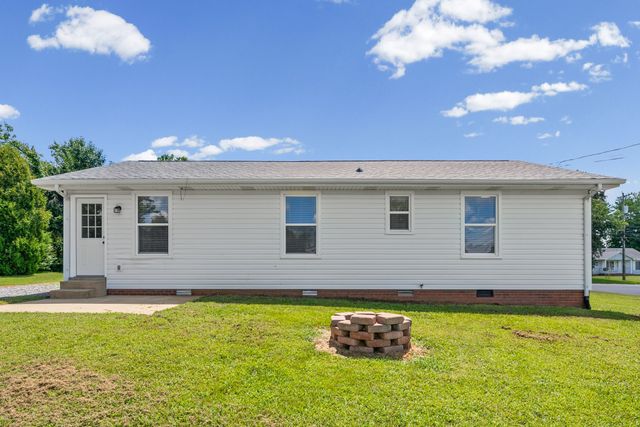 737 Shelton Cir, Clarksville, TN 37042