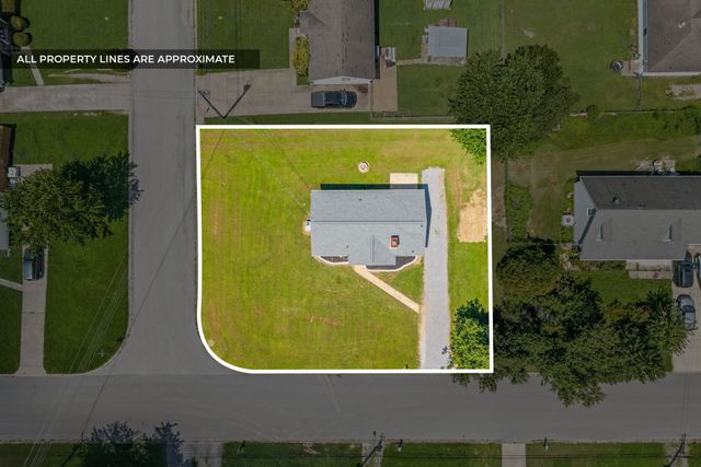 737 Shelton Cir, Clarksville, TN 37042