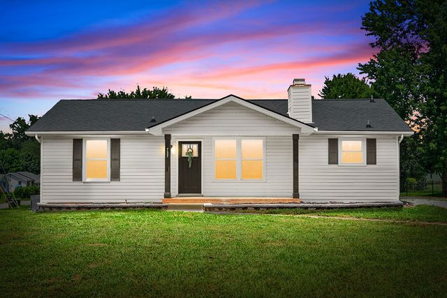 737 Shelton Cir, Clarksville, TN 37042