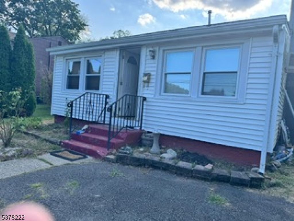 21 Nokomis Ave, Parsippany-troy Hills Twp., NJ 07034