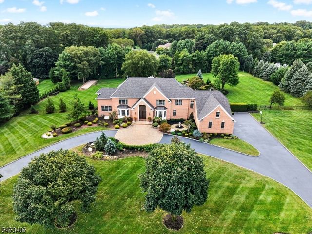 10 Maacka Dr, Holmdel Twp., NJ 07733