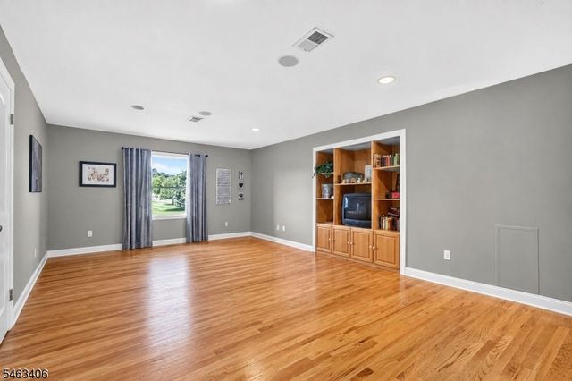 10 Maacka Dr, Holmdel Twp., NJ 07733