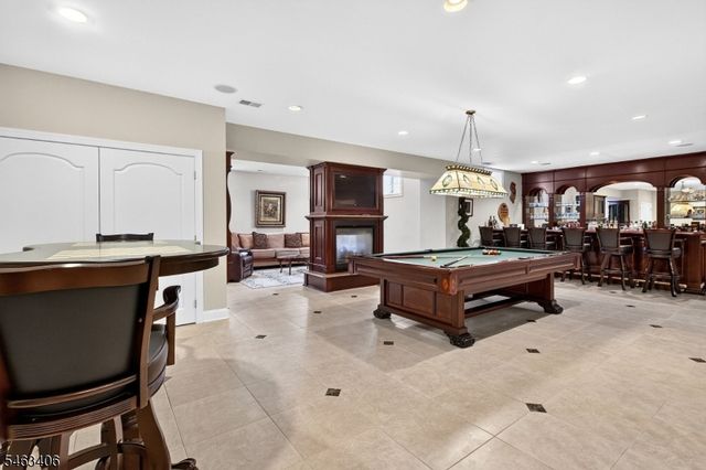 10 Maacka Dr, Holmdel Twp., NJ 07733