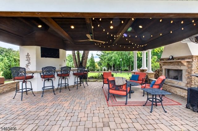 10 Maacka Dr, Holmdel Twp., NJ 07733