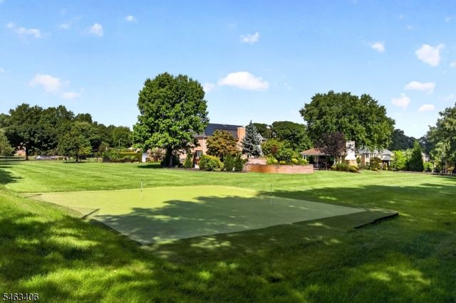 10 Maacka Dr, Holmdel Twp., NJ 07733