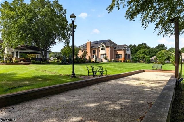 10 Maacka Dr, Holmdel Twp., NJ 07733