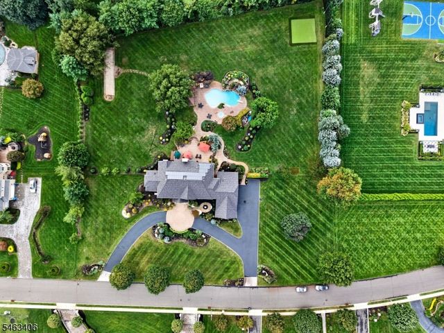 10 Maacka Dr, Holmdel Twp., NJ 07733