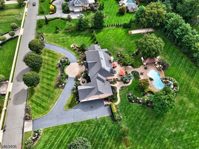10 Maacka Dr, Holmdel Twp., NJ 07733