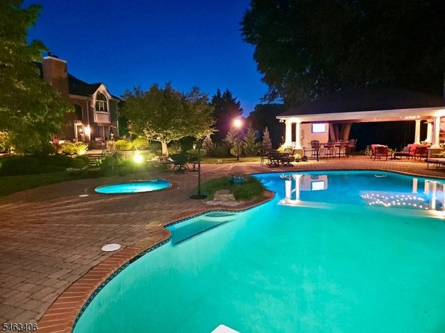 10 Maacka Dr, Holmdel Twp., NJ 07733