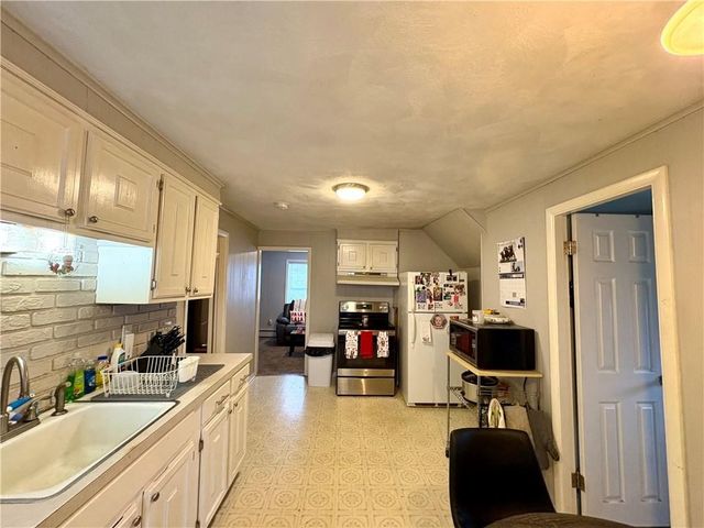 10 Hampshire Street, North Providence, RI 02904