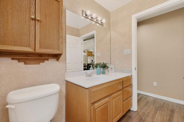 6 King Court, Los Lunas, NM 87031