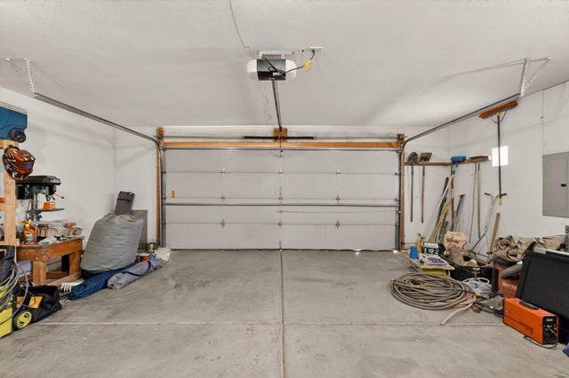 6 King Court, Los Lunas, NM 87031