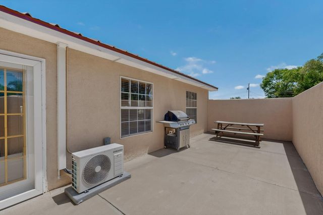 6 King Court, Los Lunas, NM 87031