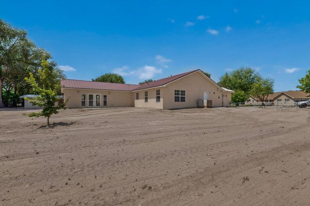 6 King Court, Los Lunas, NM 87031