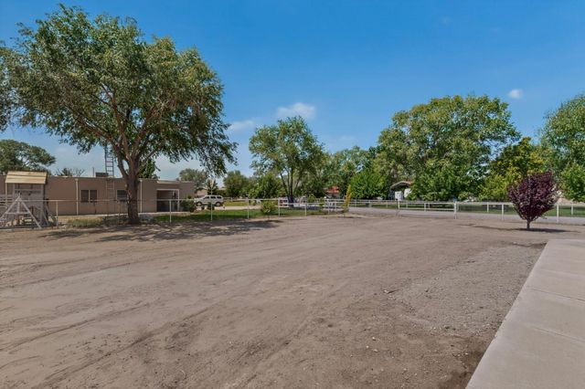 6 King Court, Los Lunas, NM 87031