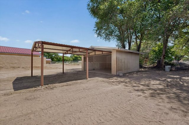 6 King Court, Los Lunas, NM 87031