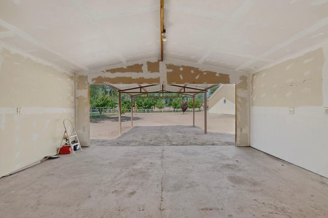 6 King Court, Los Lunas, NM 87031