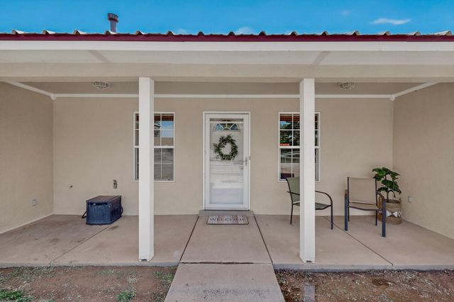 6 King Court, Los Lunas, NM 87031