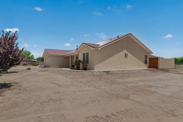 6 King Court, Los Lunas, NM 87031