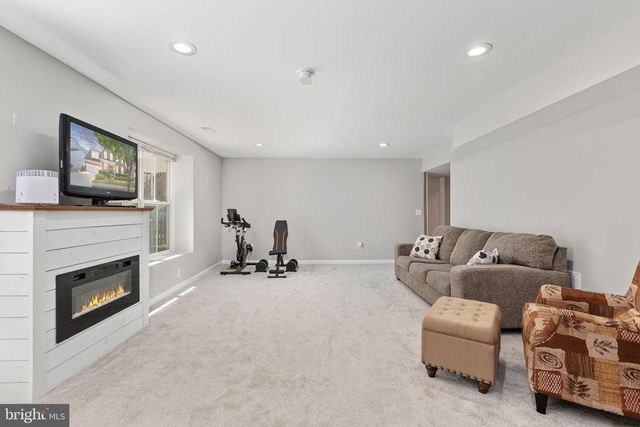 1100 AUSTIN DR, Fredericksburg, VA 22401