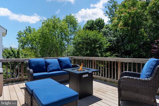 1100 AUSTIN DR, Fredericksburg, VA 22401