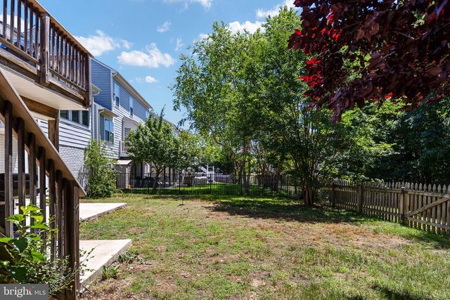 1100 AUSTIN DR, Fredericksburg, VA 22401