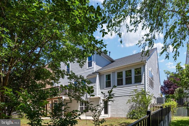 1100 AUSTIN DR, Fredericksburg, VA 22401