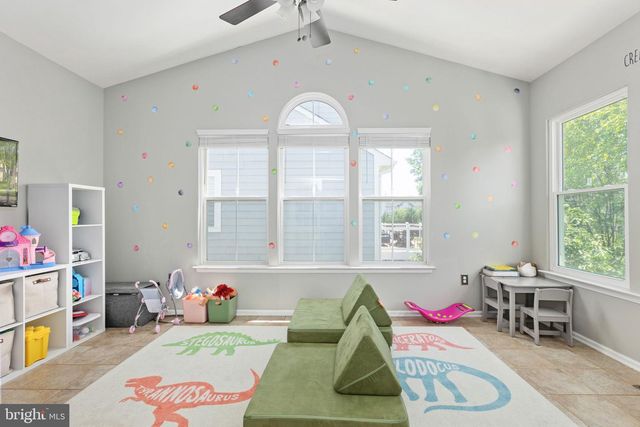 1100 AUSTIN DR, Fredericksburg, VA 22401