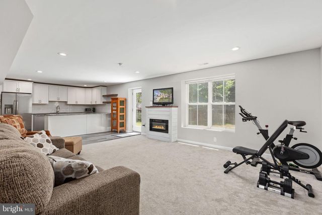 1100 AUSTIN DR, Fredericksburg, VA 22401