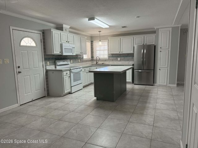 810 Wren Circle, Barefoot Bay, FL 32976