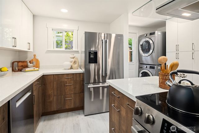 3202 SW Raymond Street, Seattle, WA 98126